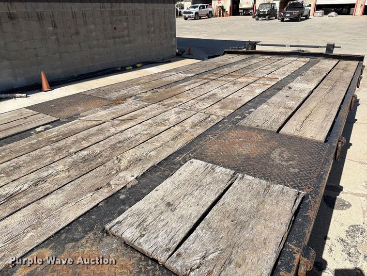 image for item EA0461 2014 Felling FT-24-2 LP equipment trailer
