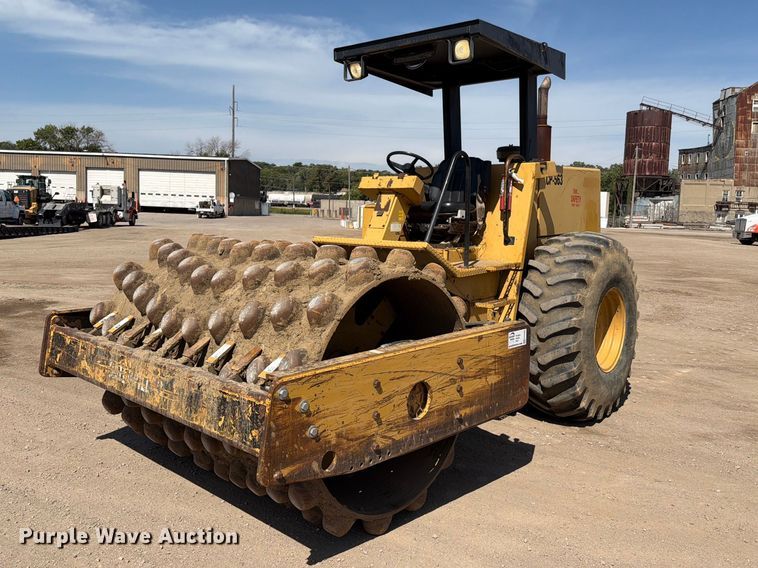 image for item EA0463 1992 Caterpillar CP563 single drum vibratory roller