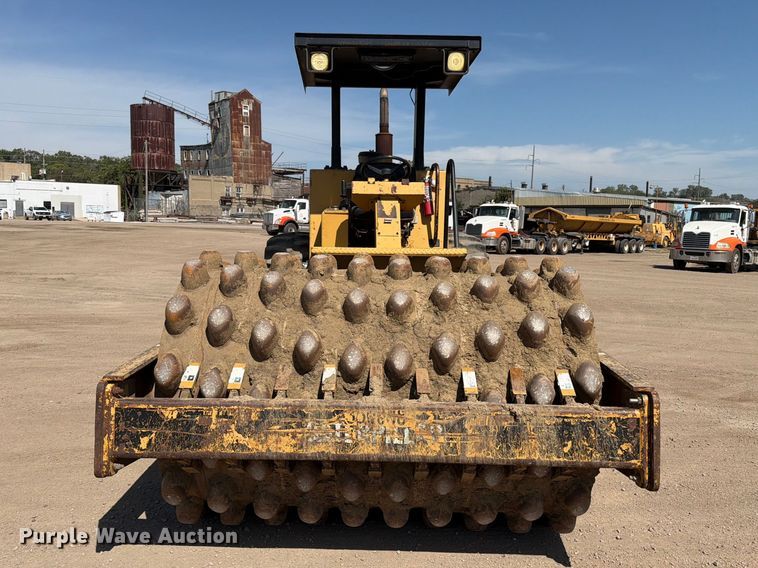 image for item EA0463 1992 Caterpillar CP563 single drum vibratory roller