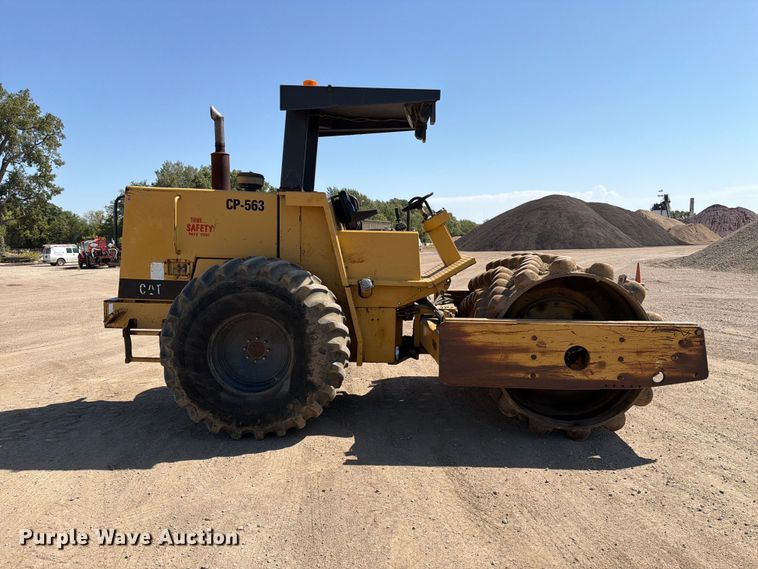 image for item EA0463 1992 Caterpillar CP563 single drum vibratory roller