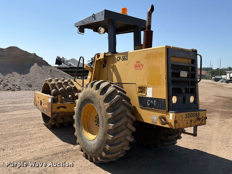 image for item EA0463 1992 Caterpillar CP563 single drum vibratory roller