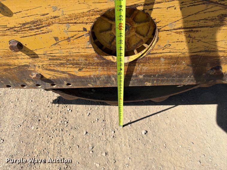 image for item EA0463 1992 Caterpillar CP563 single drum vibratory roller