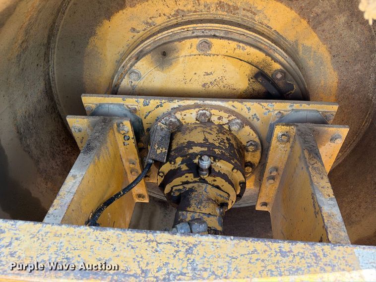 image for item EA0463 1992 Caterpillar CP563 single drum vibratory roller
