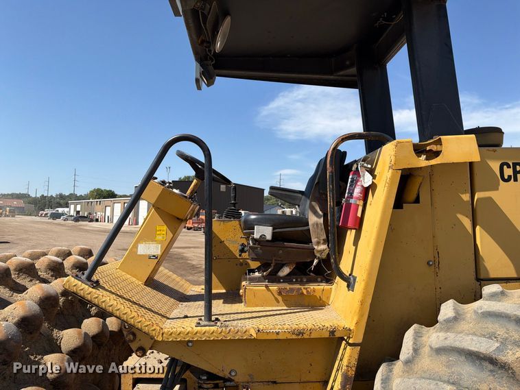 image for item EA0463 1992 Caterpillar CP563 single drum vibratory roller