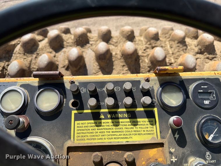 image for item EA0463 1992 Caterpillar CP563 single drum vibratory roller
