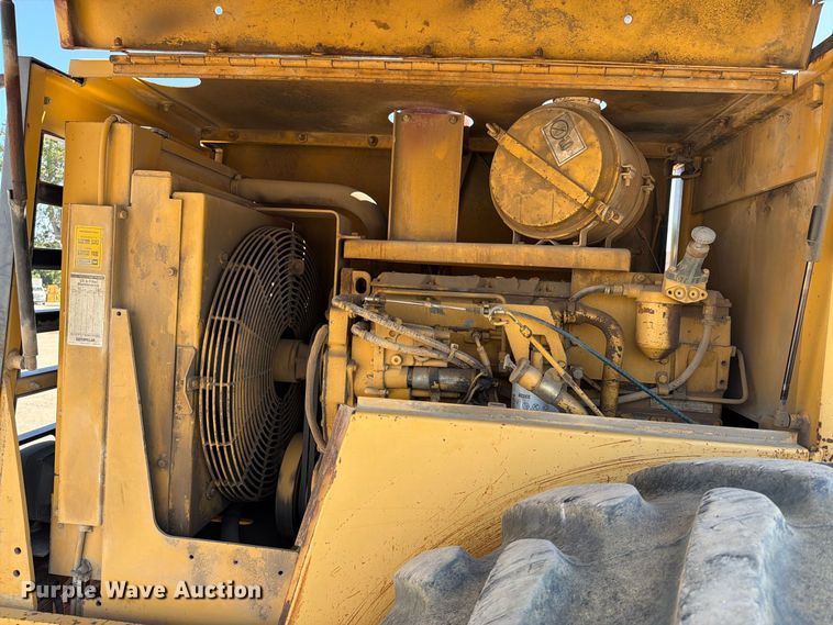 image for item EA0463 1992 Caterpillar CP563 single drum vibratory roller