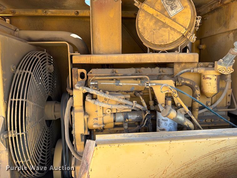 image for item EA0463 1992 Caterpillar CP563 single drum vibratory roller