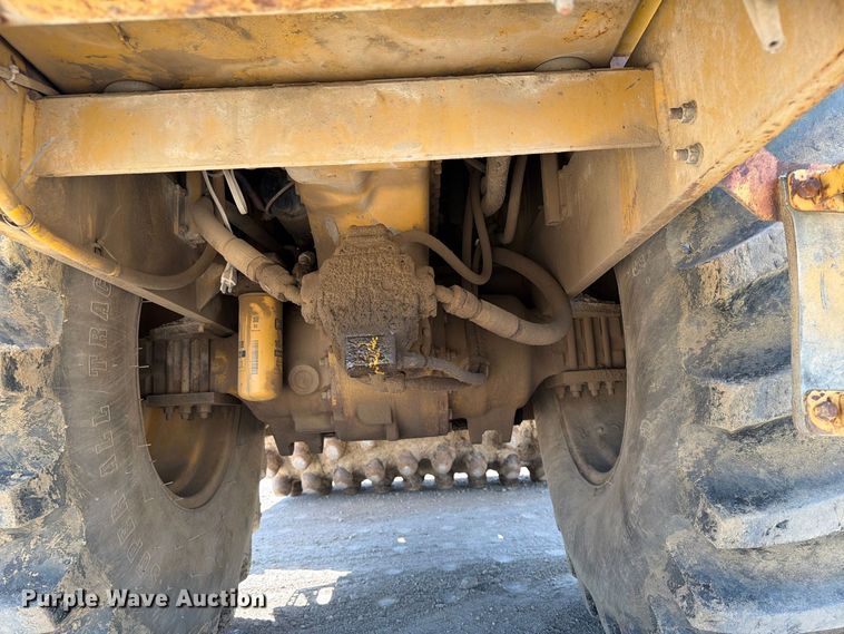 image for item EA0463 1992 Caterpillar CP563 single drum vibratory roller