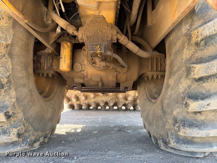 image for item EA0463 1992 Caterpillar CP563 single drum vibratory roller