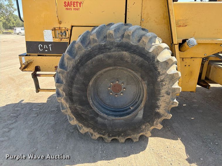 image for item EA0463 1992 Caterpillar CP563 single drum vibratory roller