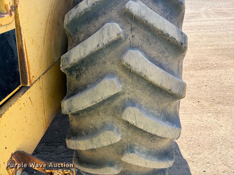 image for item EA0463 1992 Caterpillar CP563 single drum vibratory roller