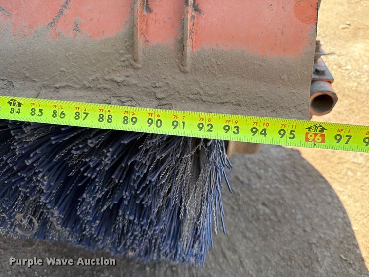 image for item EA0464 2010 Broce RCT350 broom