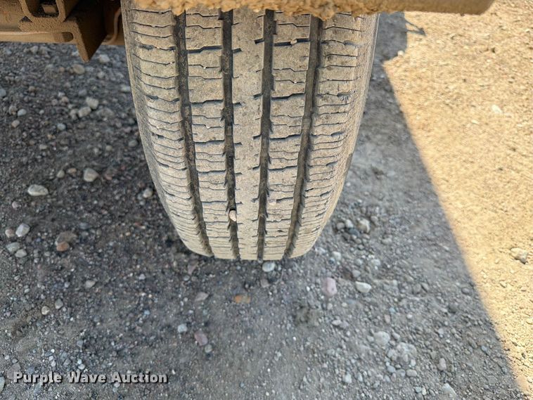 image for item EA0464 2010 Broce RCT350 broom