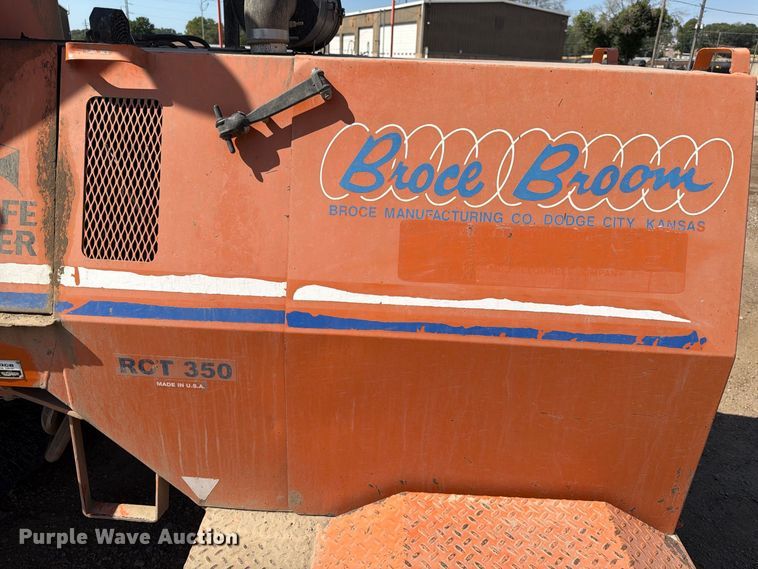 image for item EA0464 2010 Broce RCT350 broom