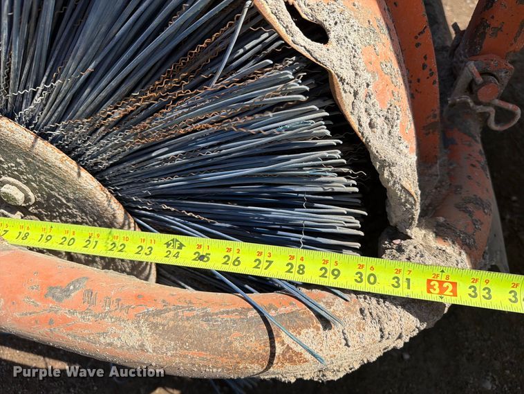 image for item EA0465 2010 Broce RCT350 broom