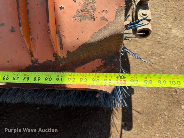 image for item EA0465 2010 Broce RCT350 broom