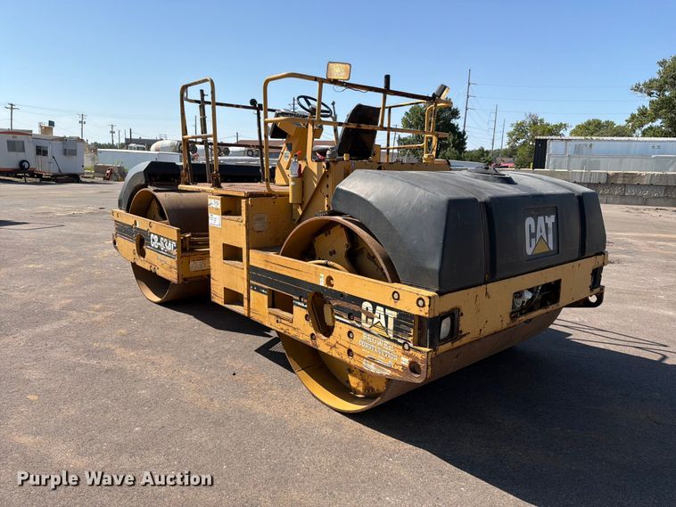 image for item EA0467 1998 Caterpillar CB-634C double drum vibratory roller
