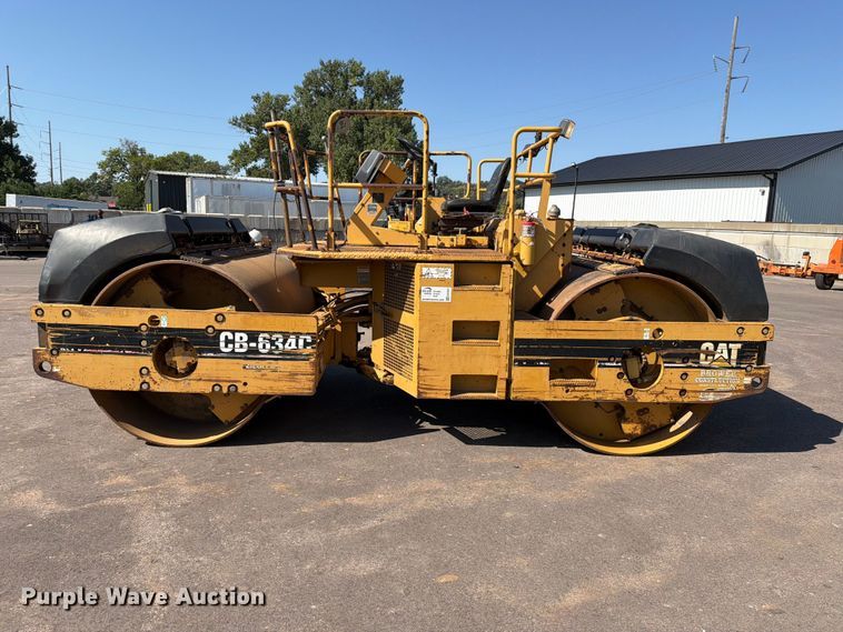 image for item EA0467 1998 Caterpillar CB-634C double drum vibratory roller