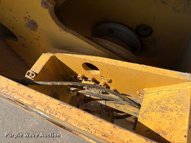 image for item EA0467 1998 Caterpillar CB-634C double drum vibratory roller