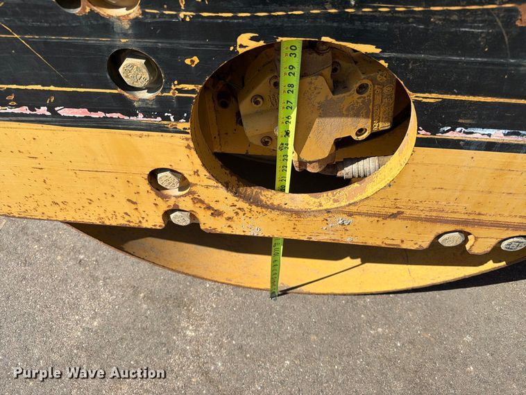 image for item EA0467 1998 Caterpillar CB-634C double drum vibratory roller