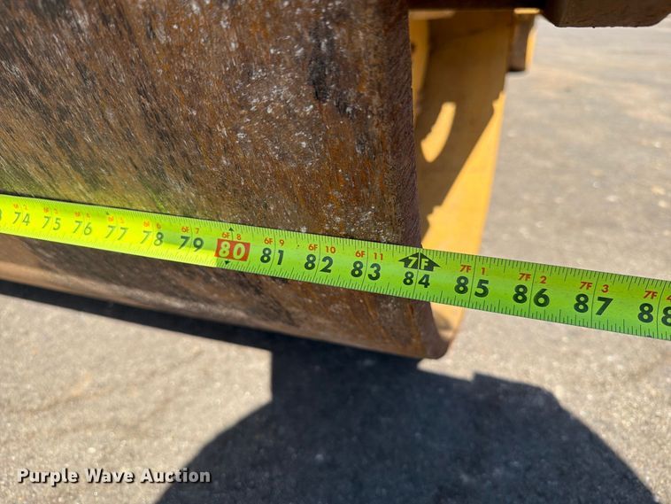 image for item EA0467 1998 Caterpillar CB-634C double drum vibratory roller