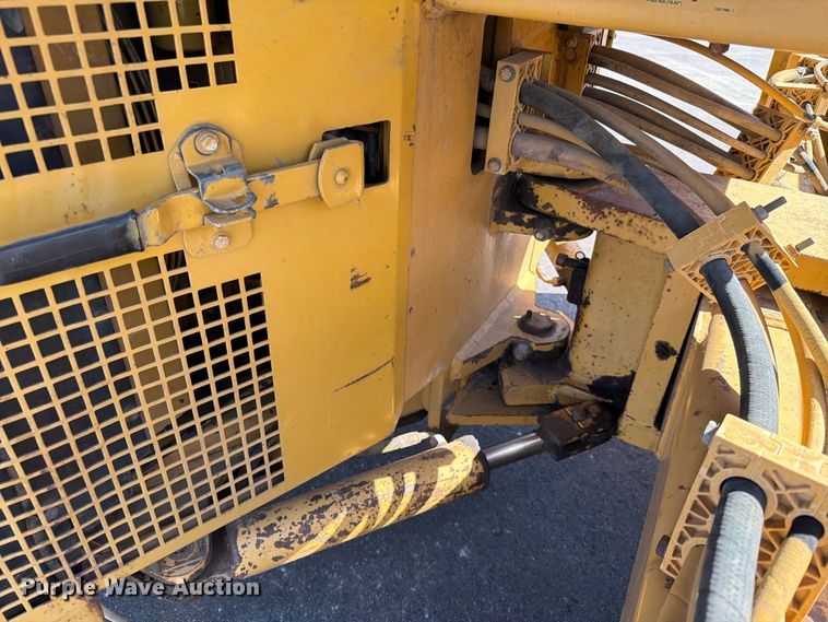 image for item EA0467 1998 Caterpillar CB-634C double drum vibratory roller