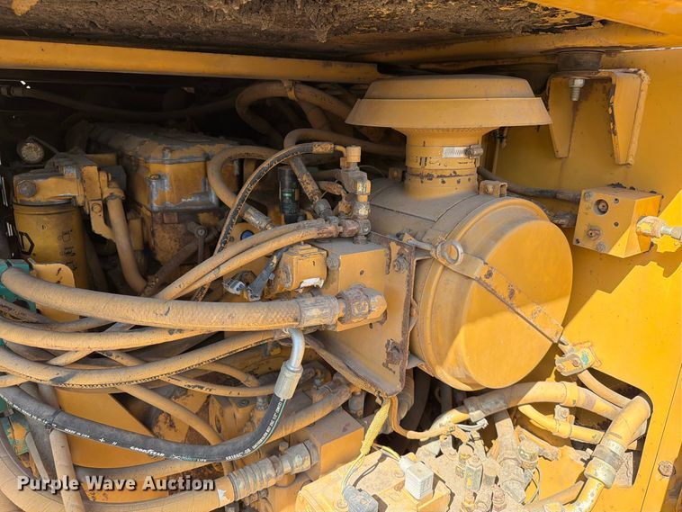 image for item EA0467 1998 Caterpillar CB-634C double drum vibratory roller