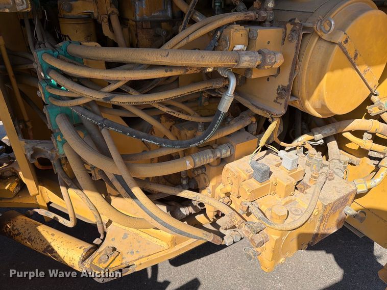 image for item EA0467 1998 Caterpillar CB-634C double drum vibratory roller