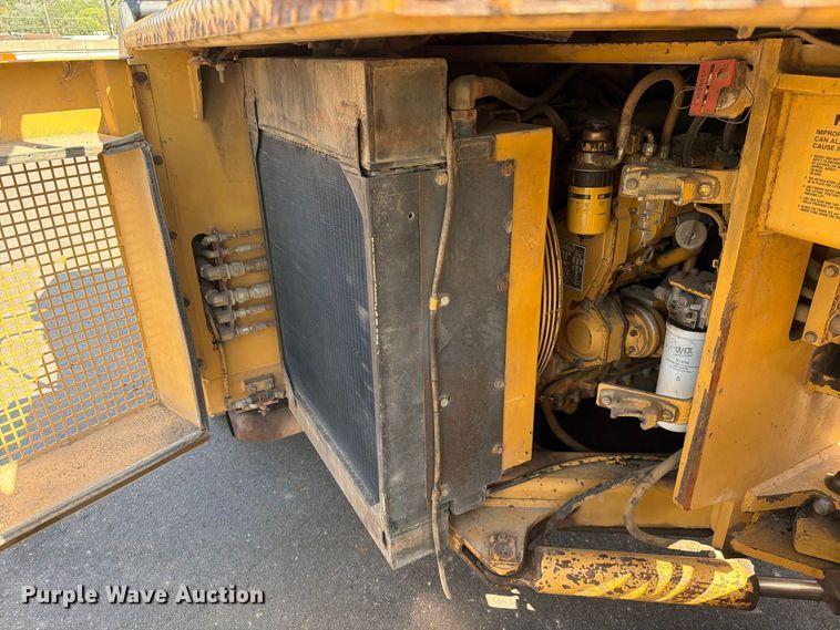 image for item EA0467 1998 Caterpillar CB-634C double drum vibratory roller