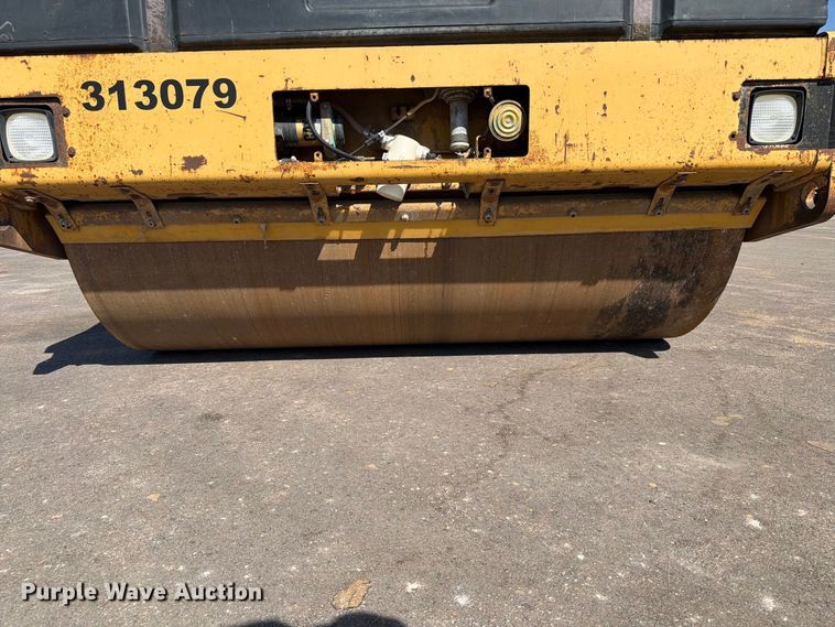 image for item EA0467 1998 Caterpillar CB-634C double drum vibratory roller