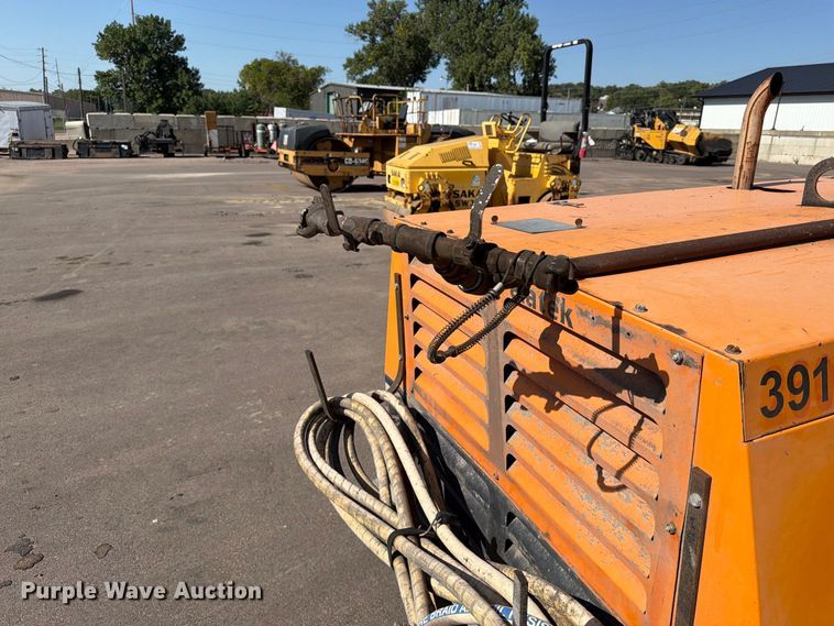 image for item EA0468 2013 Sullivan Palatek D250PJD air compressor