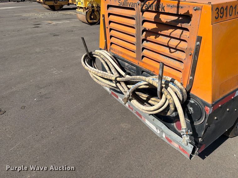 image for item EA0468 2013 Sullivan Palatek D250PJD air compressor