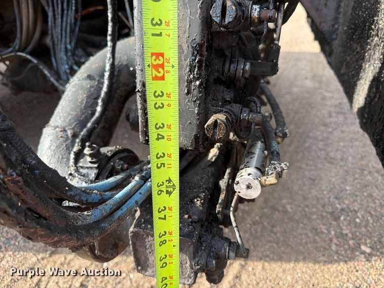 image for item EA0471 2004 Ford F750 oil distributor truck