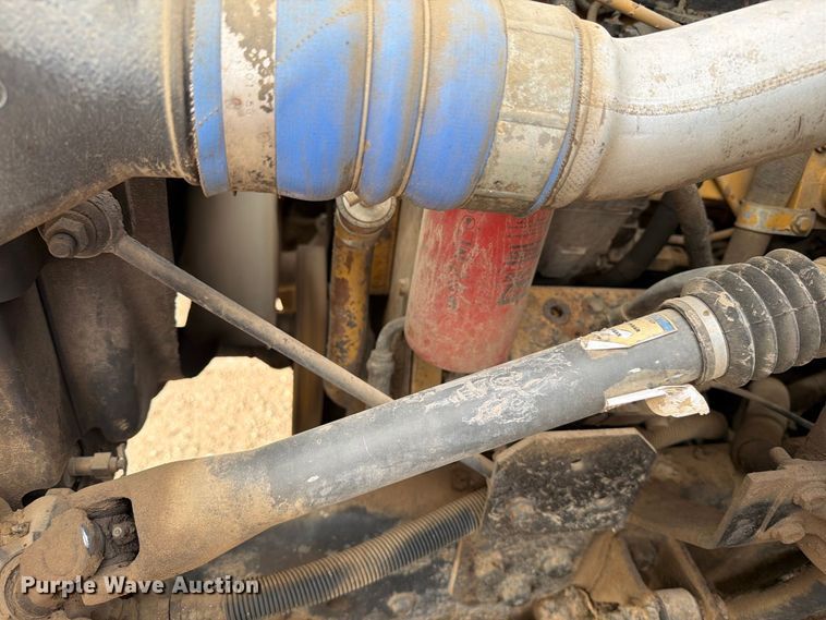 image for item EA0471 2004 Ford F750 oil distributor truck