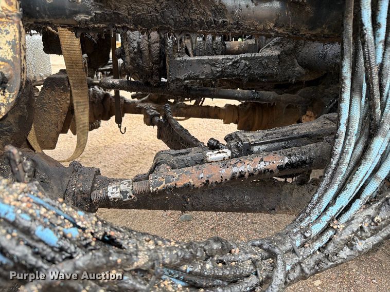 image for item EA0471 2004 Ford F750 oil distributor truck
