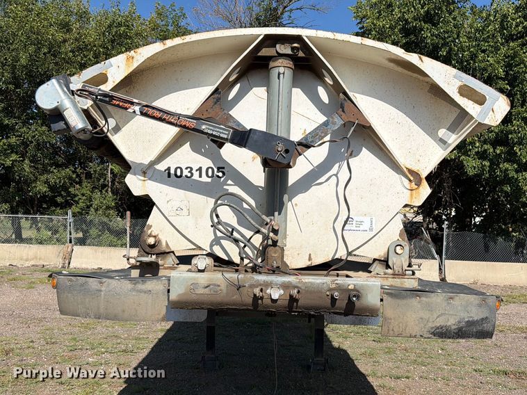image for item EA0473 2008 SmithCo side dump trailer