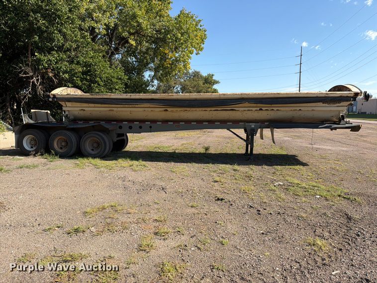 image for item EA0473 2008 SmithCo side dump trailer
