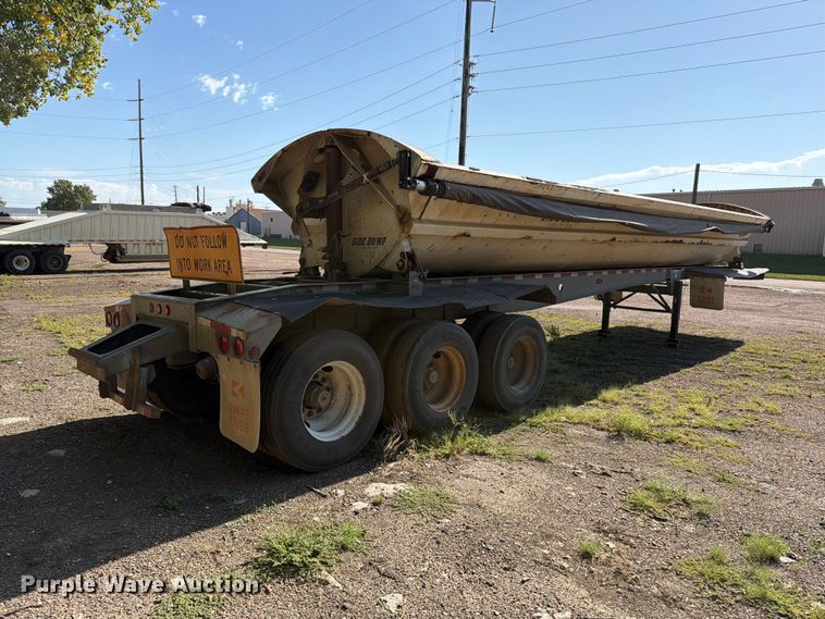 image for item EA0473 2008 SmithCo side dump trailer