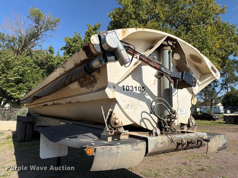 image for item EA0473 2008 SmithCo side dump trailer