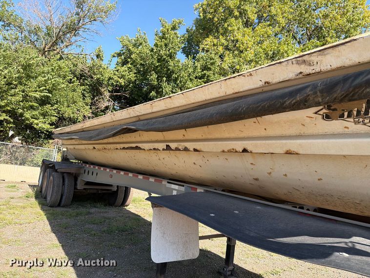 image for item EA0473 2008 SmithCo side dump trailer