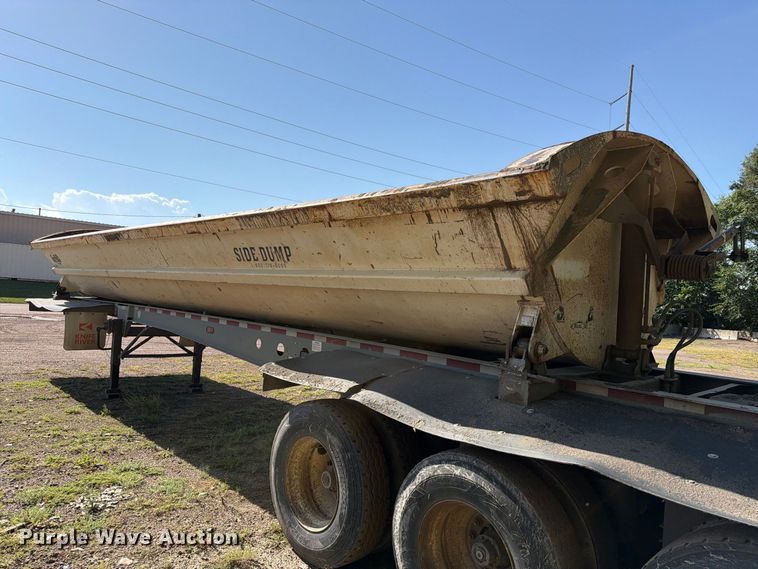 image for item EA0473 2008 SmithCo side dump trailer