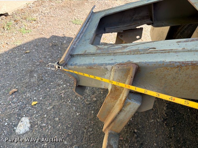 image for item EA0473 2008 SmithCo side dump trailer