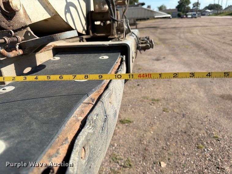 image for item EA0473 2008 SmithCo side dump trailer