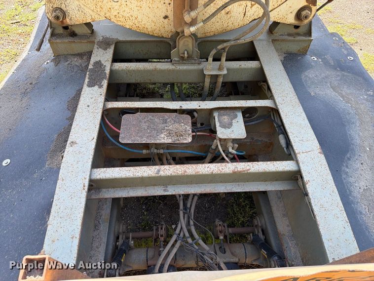 image for item EA0473 2008 SmithCo side dump trailer