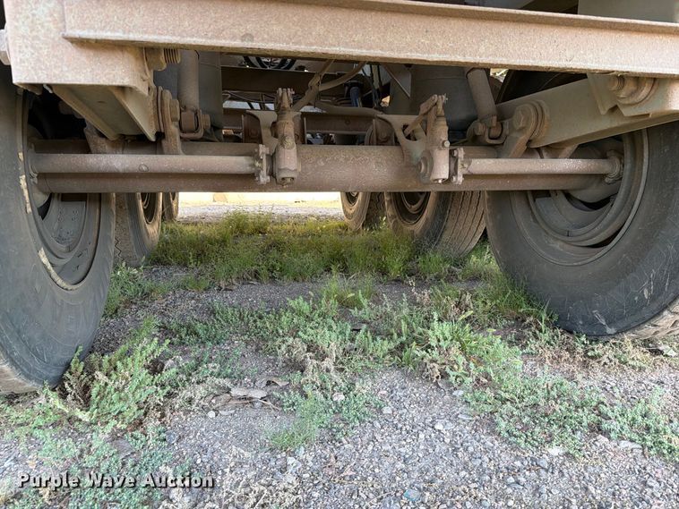 image for item EA0473 2008 SmithCo side dump trailer