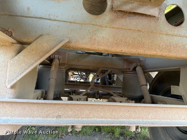 image for item EA0473 2008 SmithCo side dump trailer