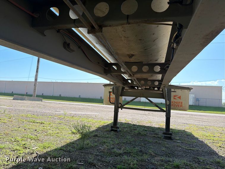 image for item EA0473 2008 SmithCo side dump trailer