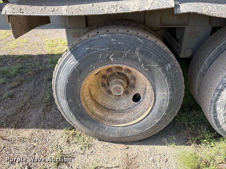 image for item EA0473 2008 SmithCo side dump trailer