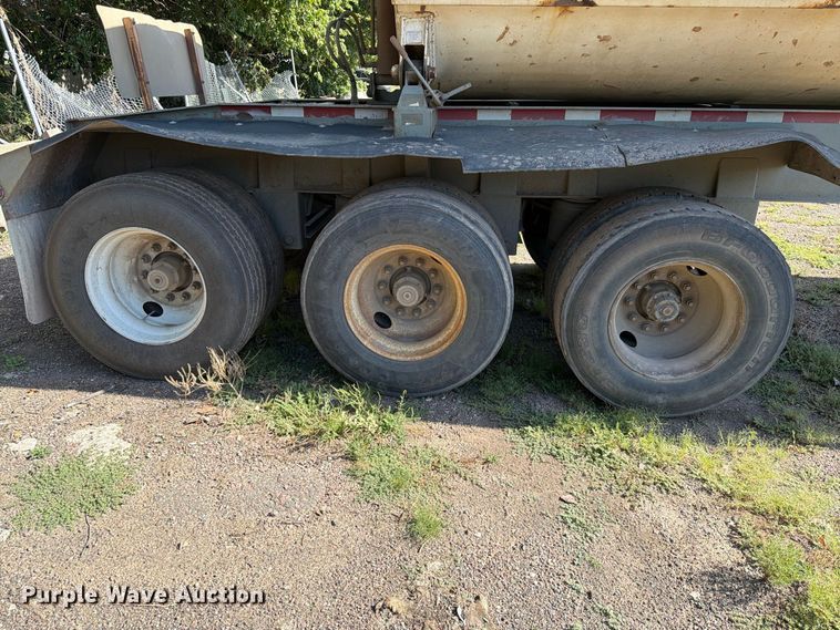 image for item EA0473 2008 SmithCo side dump trailer