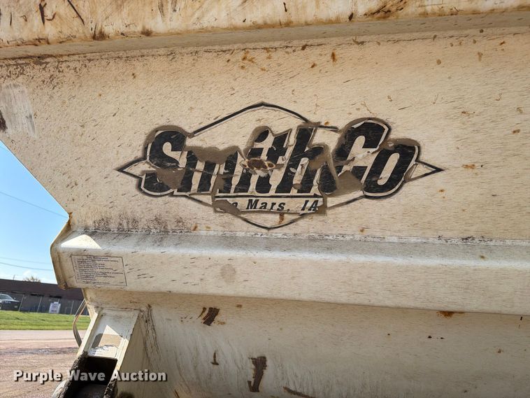 image for item EA0473 2008 SmithCo side dump trailer